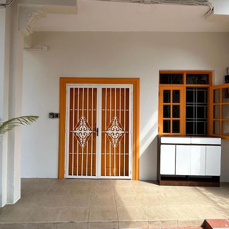 Myroom Georgetown, Off Jalan Burma, Gurney Drive מראה חיצוני תמונה