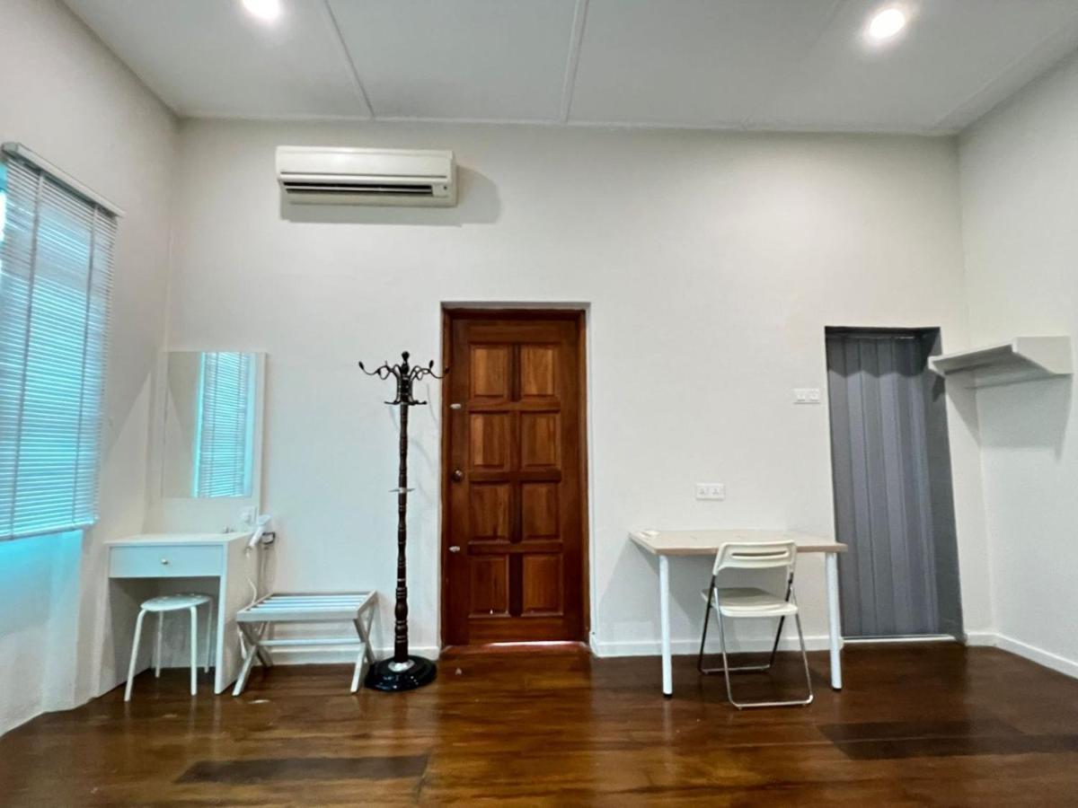 Myroom Georgetown, Off Jalan Burma, Gurney Drive מראה חיצוני תמונה