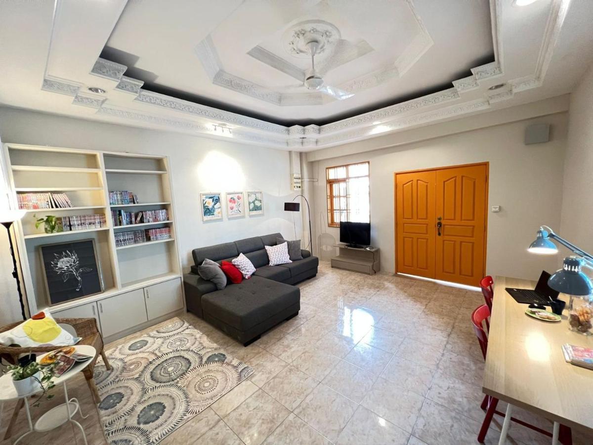 Myroom Georgetown, Off Jalan Burma, Gurney Drive מראה חיצוני תמונה